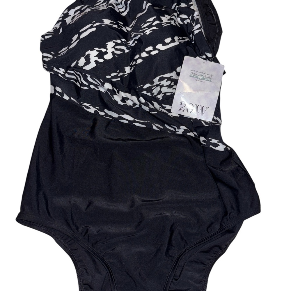 Delta Burke woman  Black and White One Piece Swimsuit
